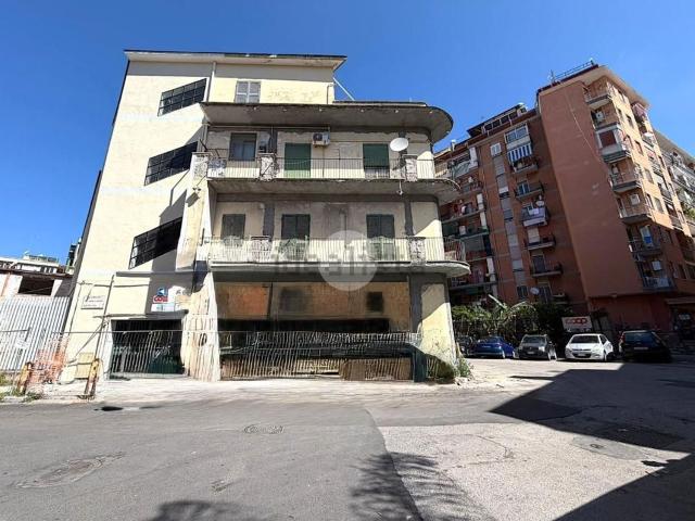 Appartamento in vendita di 60 m² in Viale Cavalleggeri D&apos Aosta