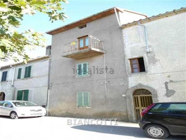 Appartamento in vendita di 115 m² in Via DELLA MADONNA 8
