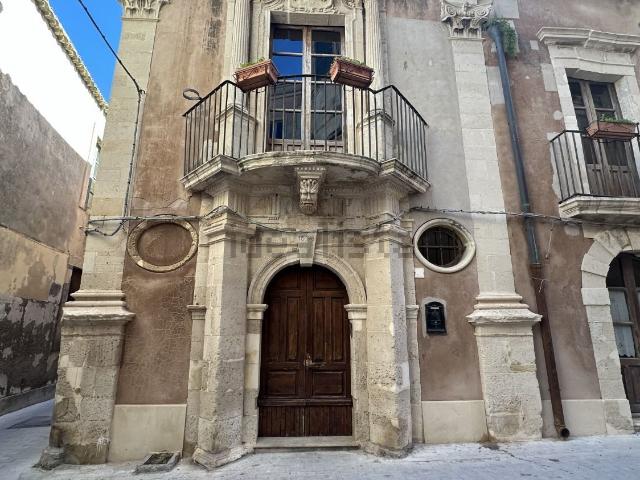 Appartamento in vendita di 615 m² in Via Laberinto