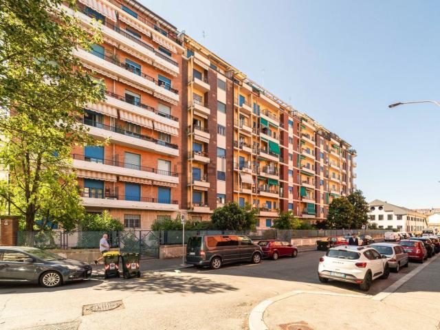 Appartamento in vendita di 61 m² in Via Aosta, 50