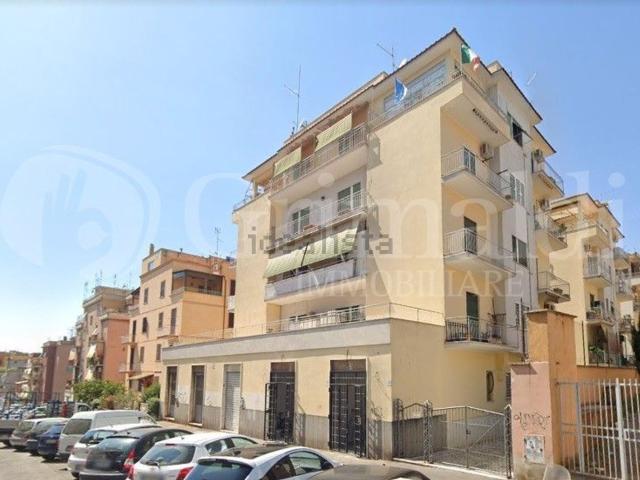 Appartamento in vendita di 61 m² in Via delle Palme, 41