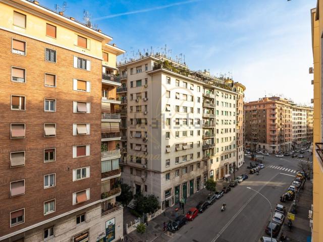 Appartamento in vendita di 61 m² in Via Sinuessa, 6