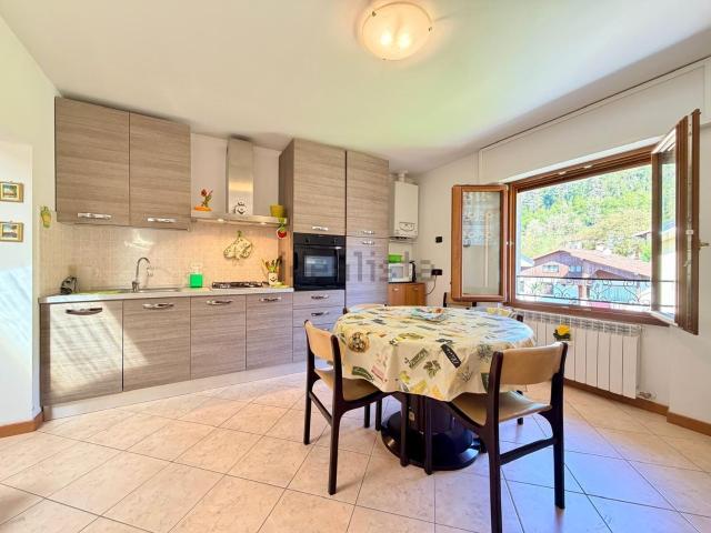 Appartamento in vendita di 62 m² in Via Zenier, 33