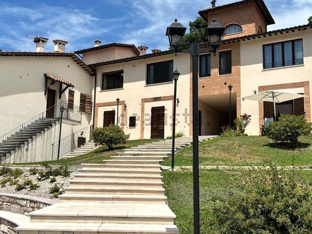 Appartamento in vendita di 62 m² in Via D&apos Urbania, 16