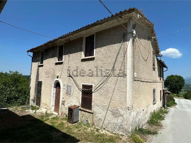 Appartamento in vendita di 67 m² in Frazione Crocicchio, 16