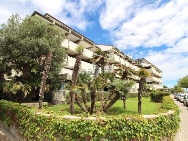 Appartamento in vendita di 67 m² in Lungomare Trieste, 40