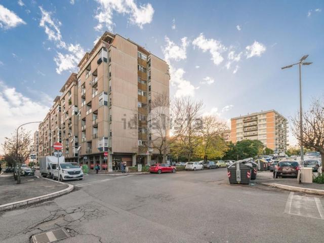 Appartamento in vendita di 67 m² in Largo Gustavo Sacerdote, 2