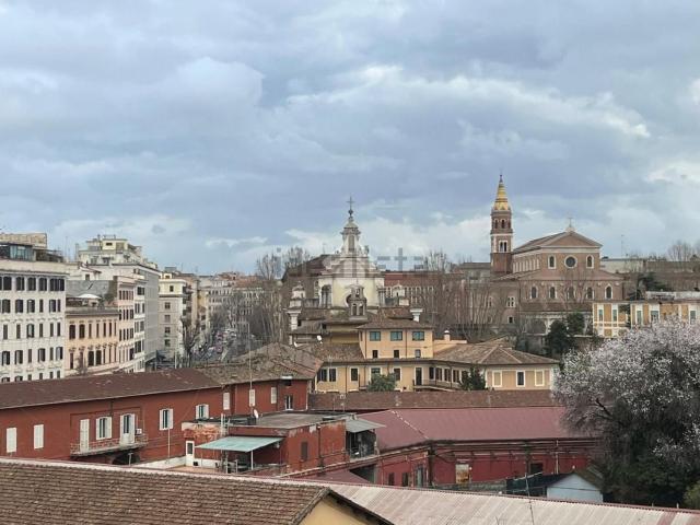 Appartamento in vendita di 67 m² in Via di San Giovanni in Laterano