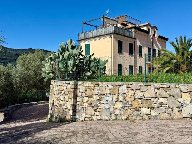 Appartamento in vendita di 67 m² in Via Diano Castello, 3