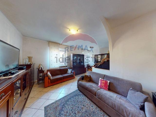 Appartamento in vendita di 67 m² in Via Luino, 5