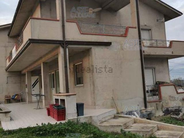 Appartamento in vendita di 643 m² in Via Osimo, 5