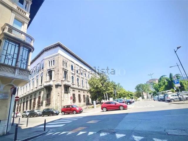 Appartamento in vendita di 64 m² in Via Fratelli Folonari