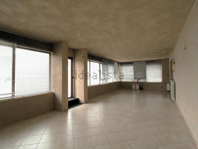 Appartamento in vendita di 650 m² in Via Traversa, 5