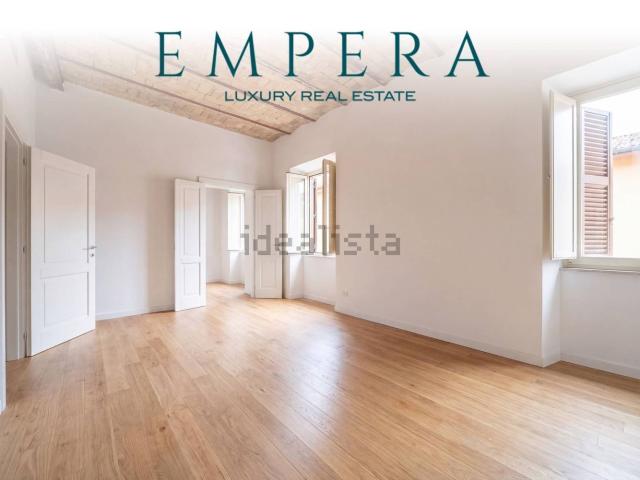 Appartamento in vendita di 650 m² in Via Urbana