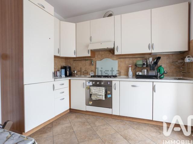Appartamento in vendita di 65 m² in Via Alcide De Gasperi, 8
