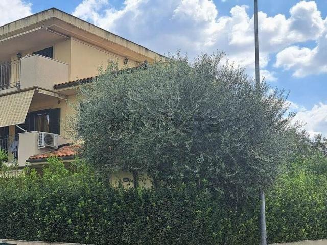 Appartamento in vendita di 65 m² in Via Angelo Guelfi