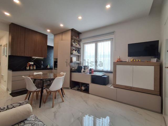 Appartamento in vendita di 65 m² in Via Cesare Battisti
