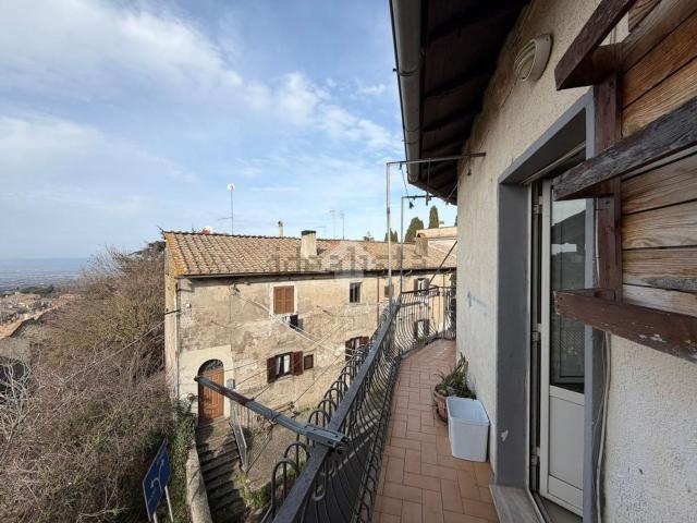 Appartamento in vendita di 65 m² in Via del Colle, 41