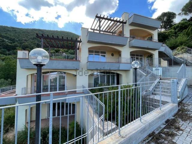 Appartamento in vendita di 65 m² in Via del Paretaio