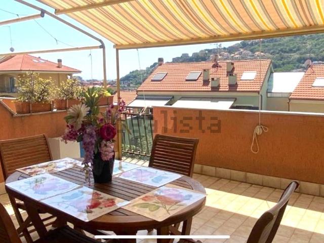 Appartamento in vendita di 65 m² in Via delle Costanze, 10
