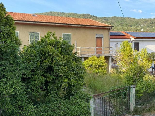 Appartamento in vendita di 65 m² in Via Diano Castello