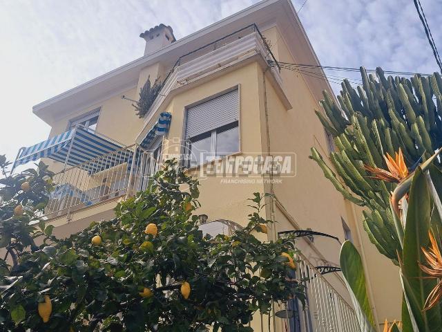 Appartamento in vendita di 65 m² in Via Edmondo de Amicis