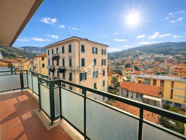 Appartamento in vendita di 65 m² in Via Genova, 83