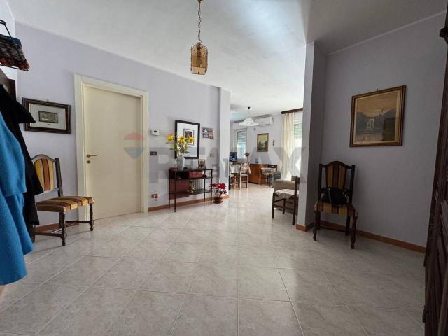 Appartamento in vendita di 65 m² in Via Giuseppe Tatarella, 27
