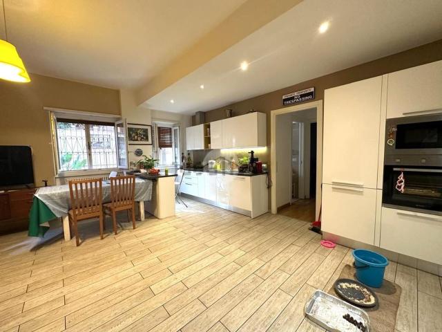 Appartamento in vendita di 65 m² in Via Lamporecchio, 13