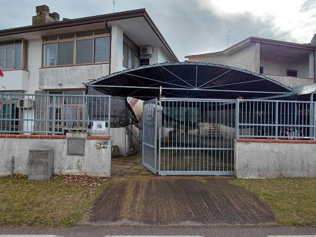 Appartamento in vendita di 65 m² in Via Lido di Volano, 39