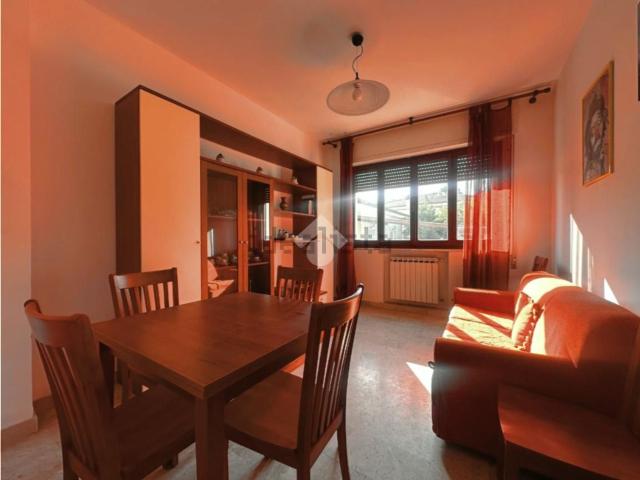 Appartamento in vendita di 65 m² in Via Lunense, 30
