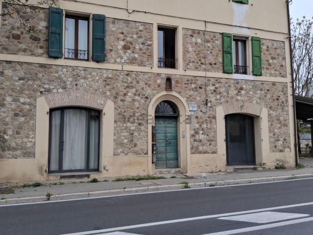 Appartamento in vendita di 65 m² in Via Montanara