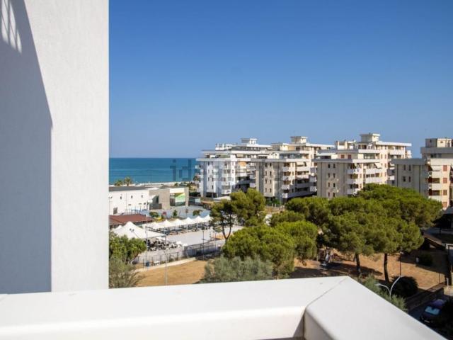 Appartamento in vendita di 66 m² in Largo Giuseppe Saragat, 2