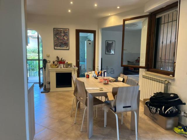 Appartamento in vendita di 66 m² in Via Ardeatina, 1008