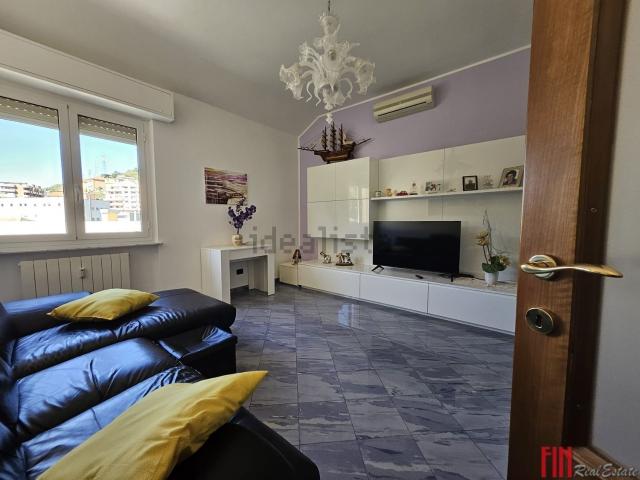 Appartamento in vendita di 66 m² in Via Borzoli