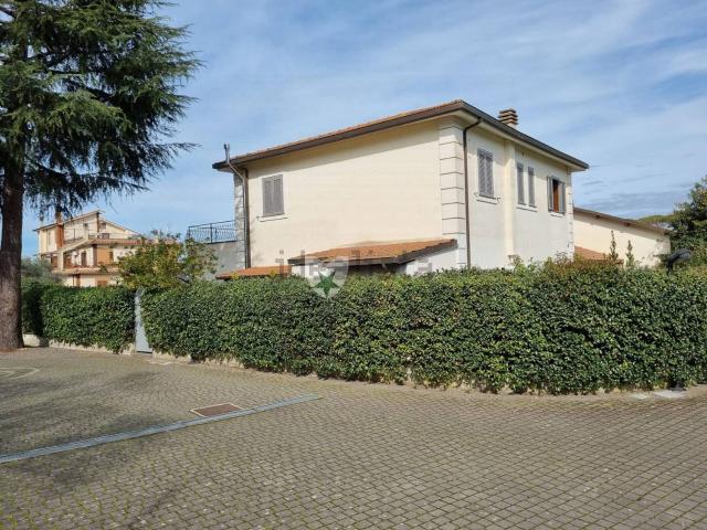 Appartamento in vendita di 66 m² in Via Nettunense, 67
