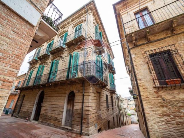Appartamento in vendita di 670 m² in Via Santa Maria Maggiore, 82