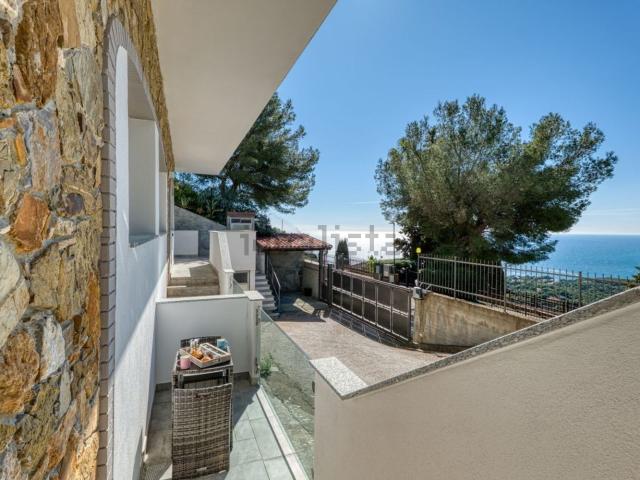 Appartamento in vendita di 68 m² in Strada Colla Micheri, 14