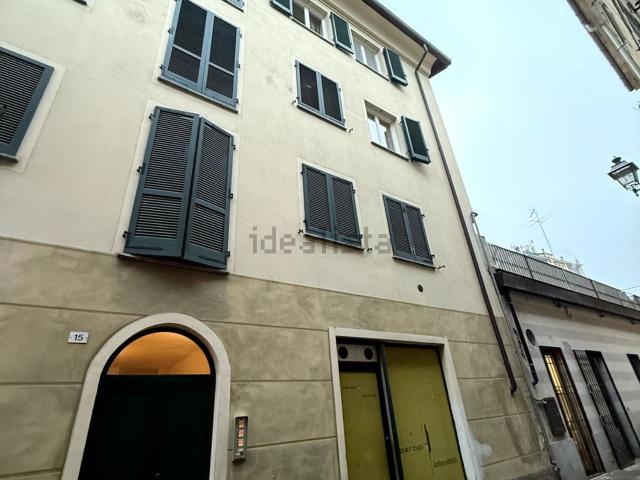 Appartamento in vendita di 68 m² in Via Camillo Benso Cavour, 8