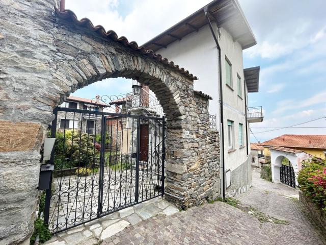 Appartamento in vendita di 68 m² in Via DLLA CHIESA, 8