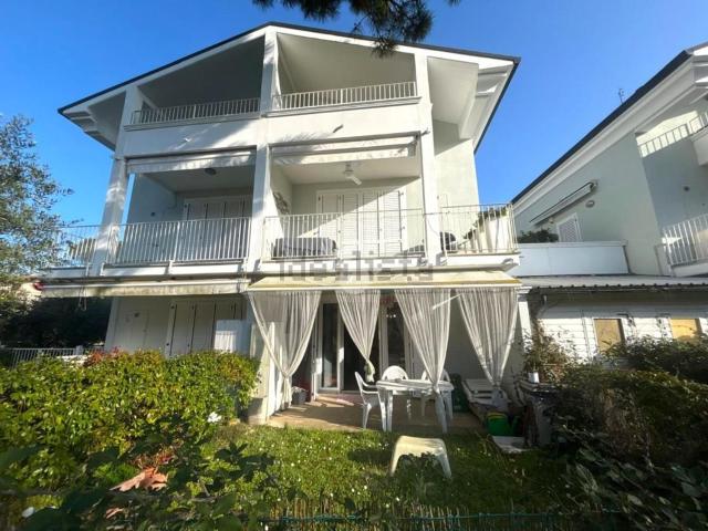 Appartamento in vendita di 68 m² in Viale degli Oleandri, 74