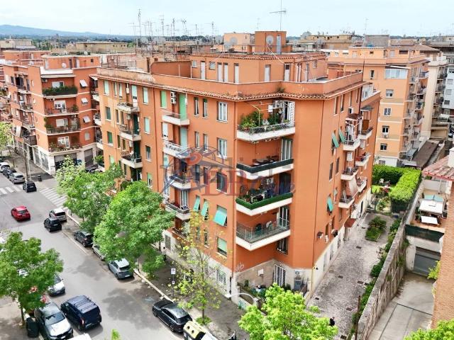 Appartamento in vendita di 69 m² in Via Genzano, 120