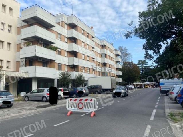 Appartamento in vendita di 69 m² in Viale Viareggio, 34