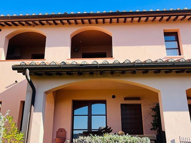 Appartamento in vendita di 73 m² in Località Col di Sasso, Complesso Borgo Etrusco