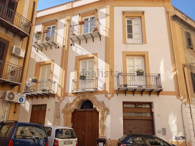 Appartamento in vendita di 73 m² in Piazza Santa Chiara, 2
