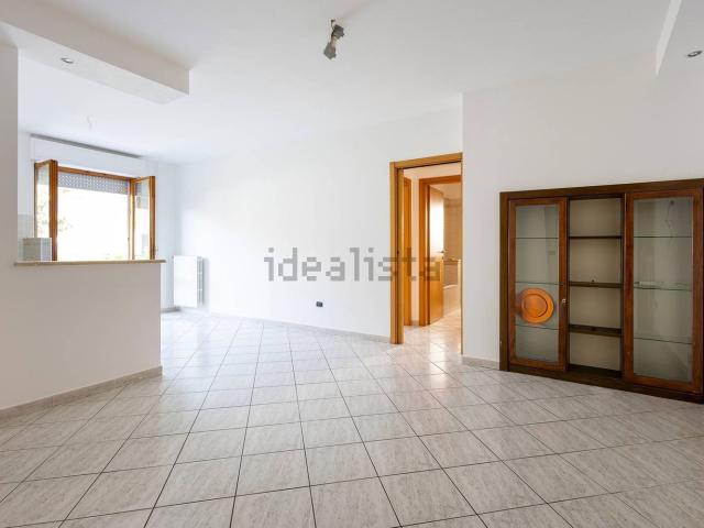 Appartamento in vendita di 73 m² in Via di Sotto, 100