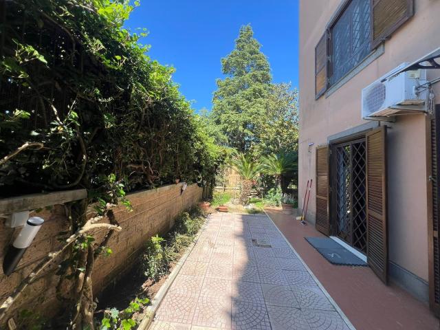 Appartamento in vendita di 73 m² in Via Domenico Falcioni