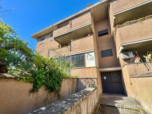 Appartamento in vendita di 73 m² in Via Giuseppe Gregoraci, 14