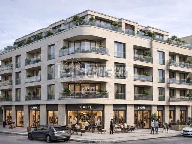 Appartamento in vendita di 700 m² in Via Alfonso Sozy Carafa, 38