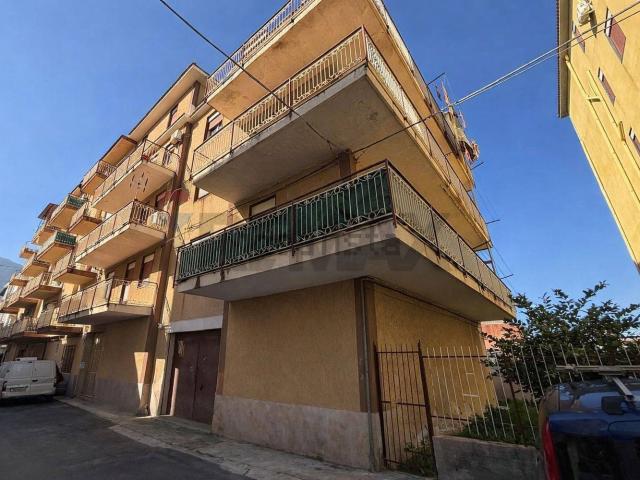 Appartamento in vendita di 700 m² in Via Giuseppe Giusti, 20